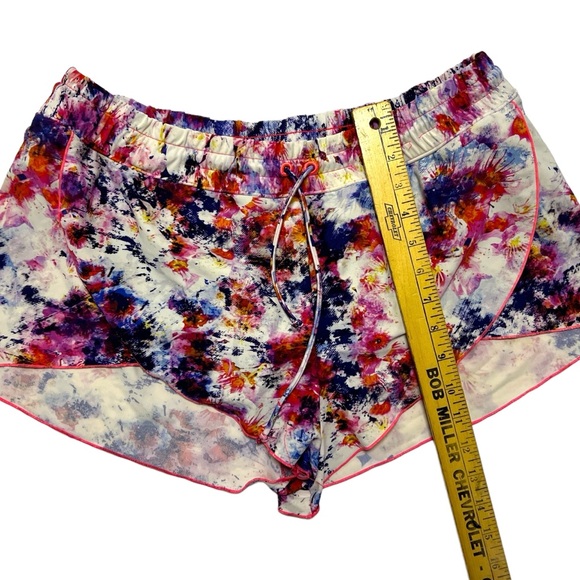 ATHLETA HYPERSONIC PETAL SHORT size Large running track shorts - Picture 4 of 9